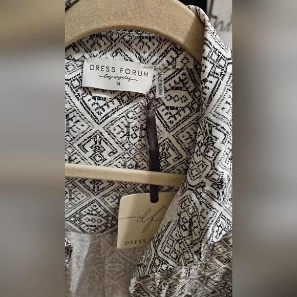 DRESS FORUM Piper Button down shirt dreas. White/black printed. Size medium NWT - Picture 5 of 15